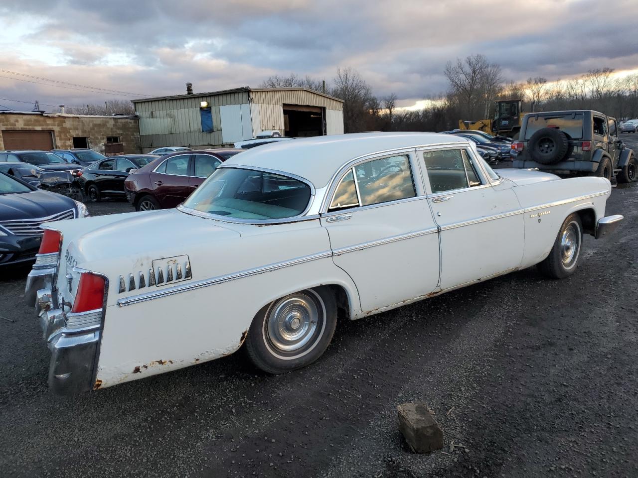 0000000000N567112 1956 Chrysler New Yorker