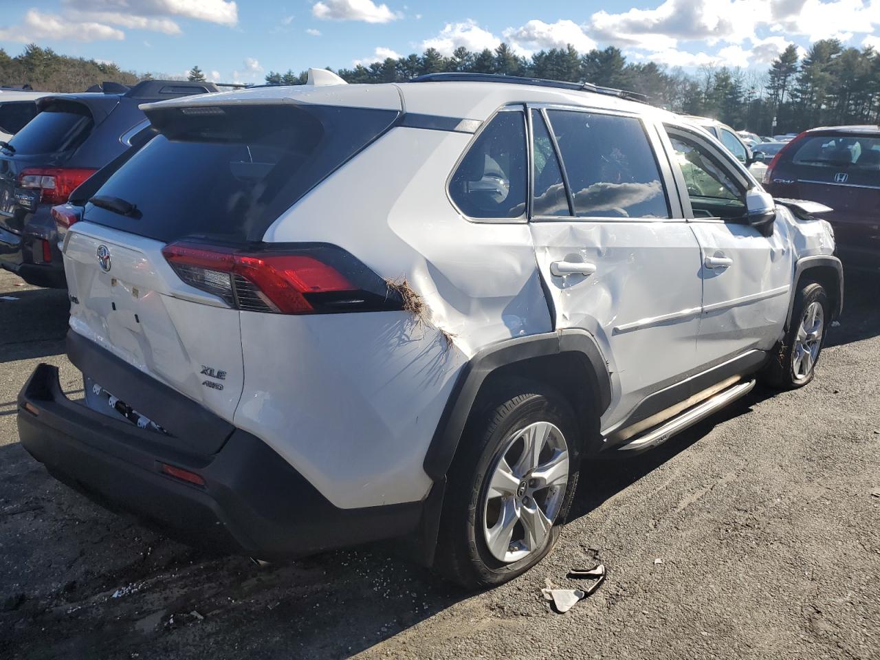 2019 Toyota Rav4 Xle vin: JTMP1RFV8KJ007536