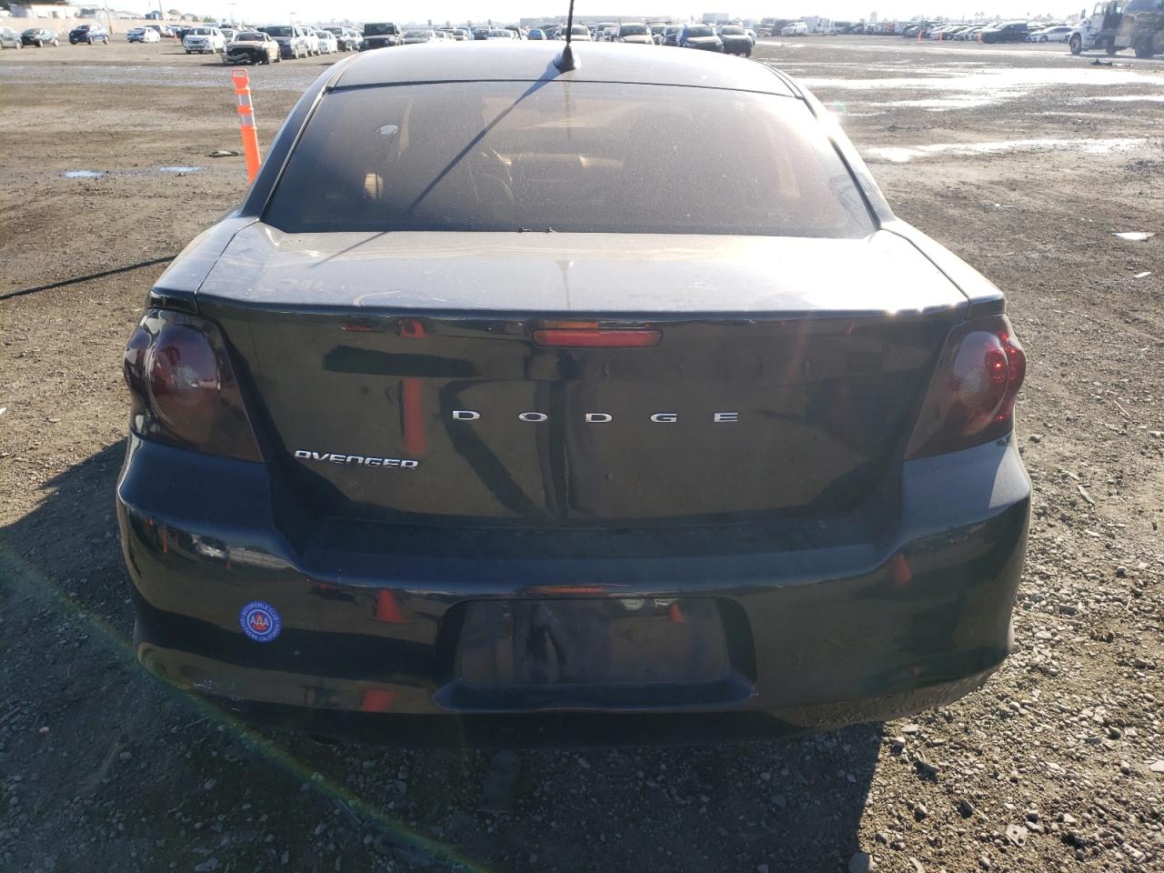 1B3BD2FG1BN552031 2011 Dodge Avenger Lux