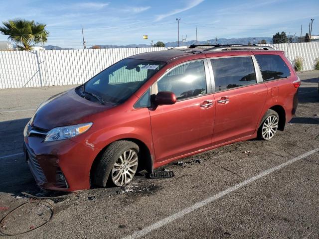 2020 Toyota Sienna XLE