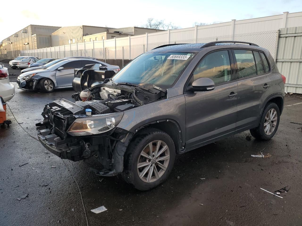 Lot #2912008678 2018 VOLKSWAGEN TIGUAN LIM