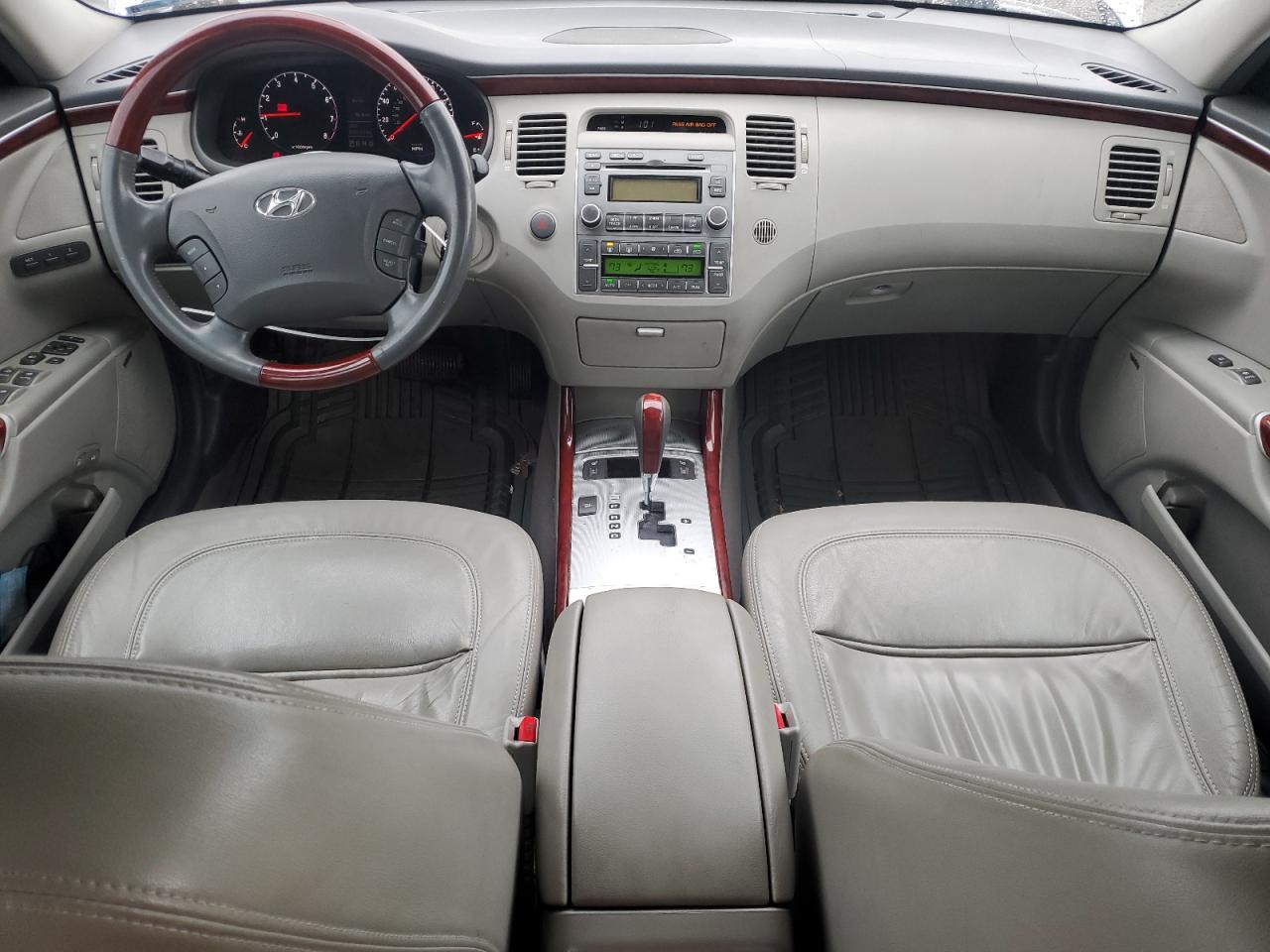 KMHFC46F08A316679 2008 Hyundai Azera Se