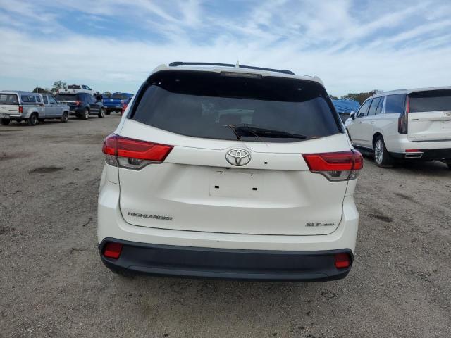 VIN 5TDJZRFH4KS570420 2019 Toyota Highlander, SE no.6