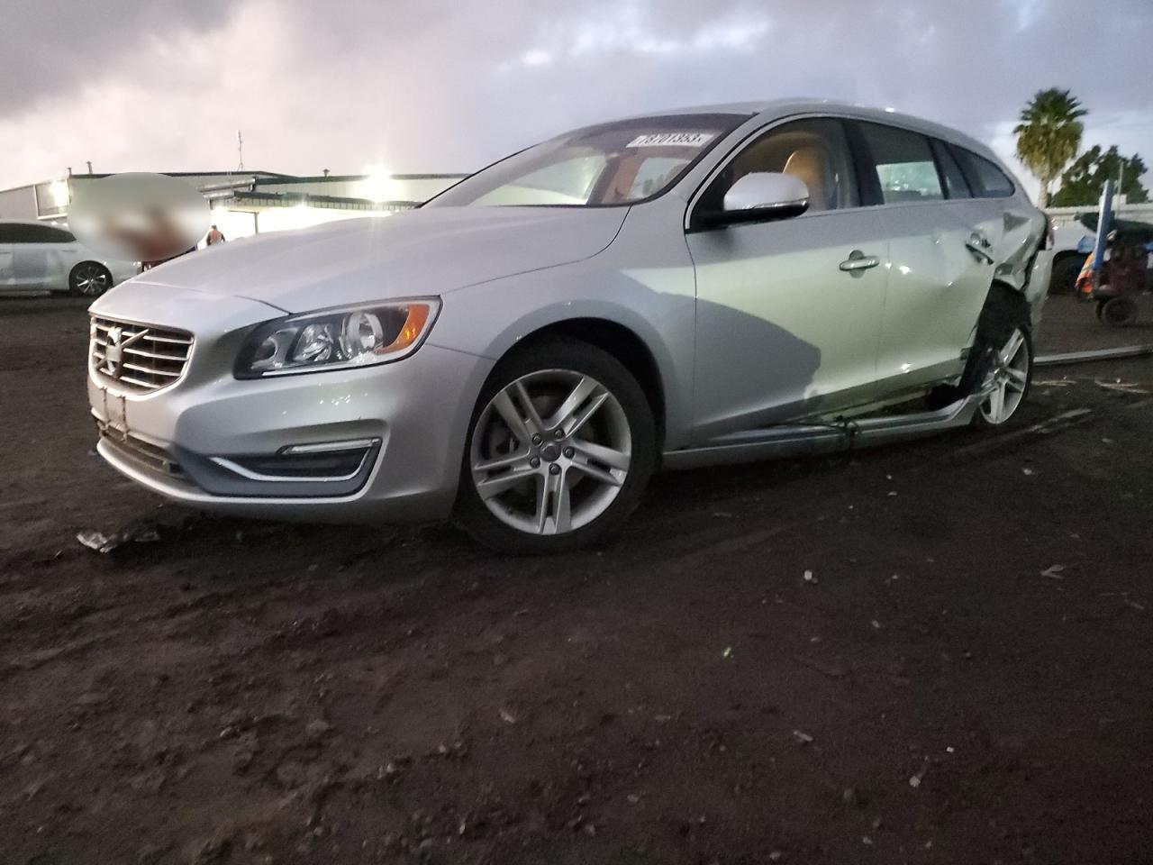 2015 Volvo V60 Platinum vin: YV126MED6F1197389