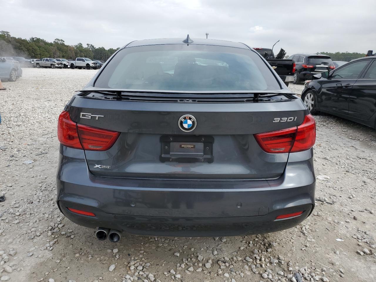 2017 BMW 330 Xigt vin: WBA8Z9C31HG827329