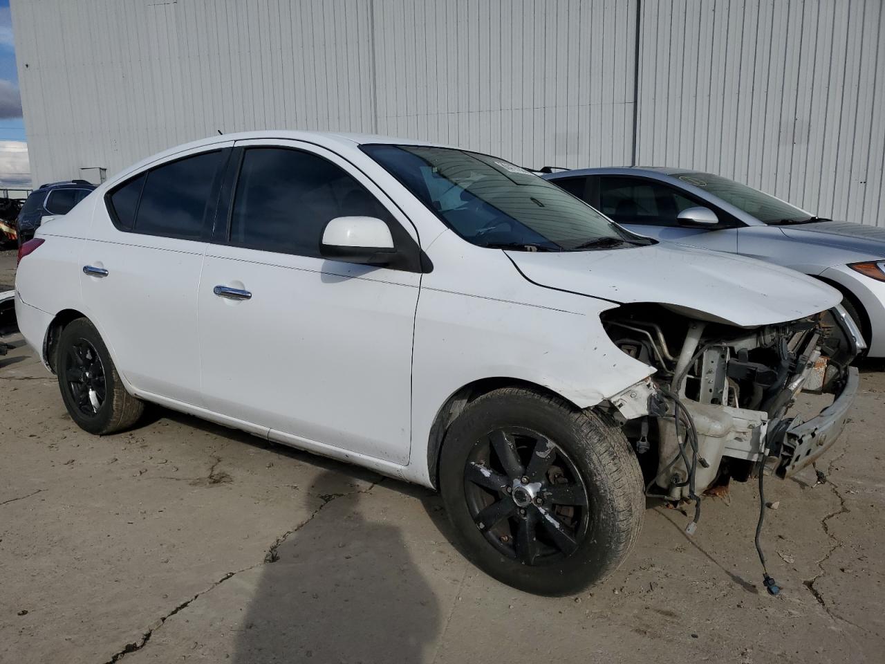 2014 Nissan Versa S vin: 3N1CN7AP5EL800633