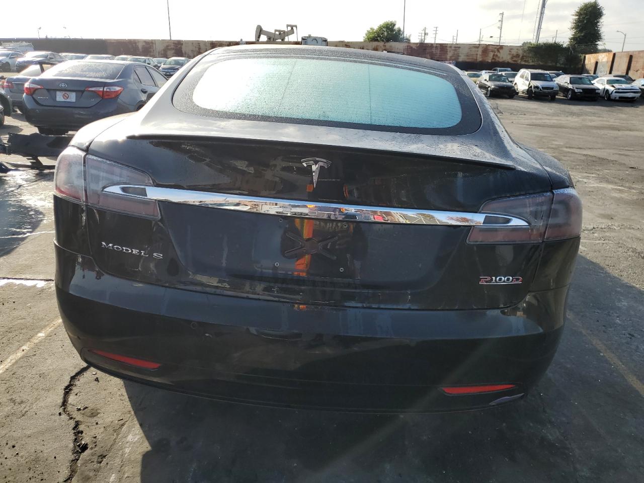 5YJSA1E44JF292374 2018 Tesla Model S