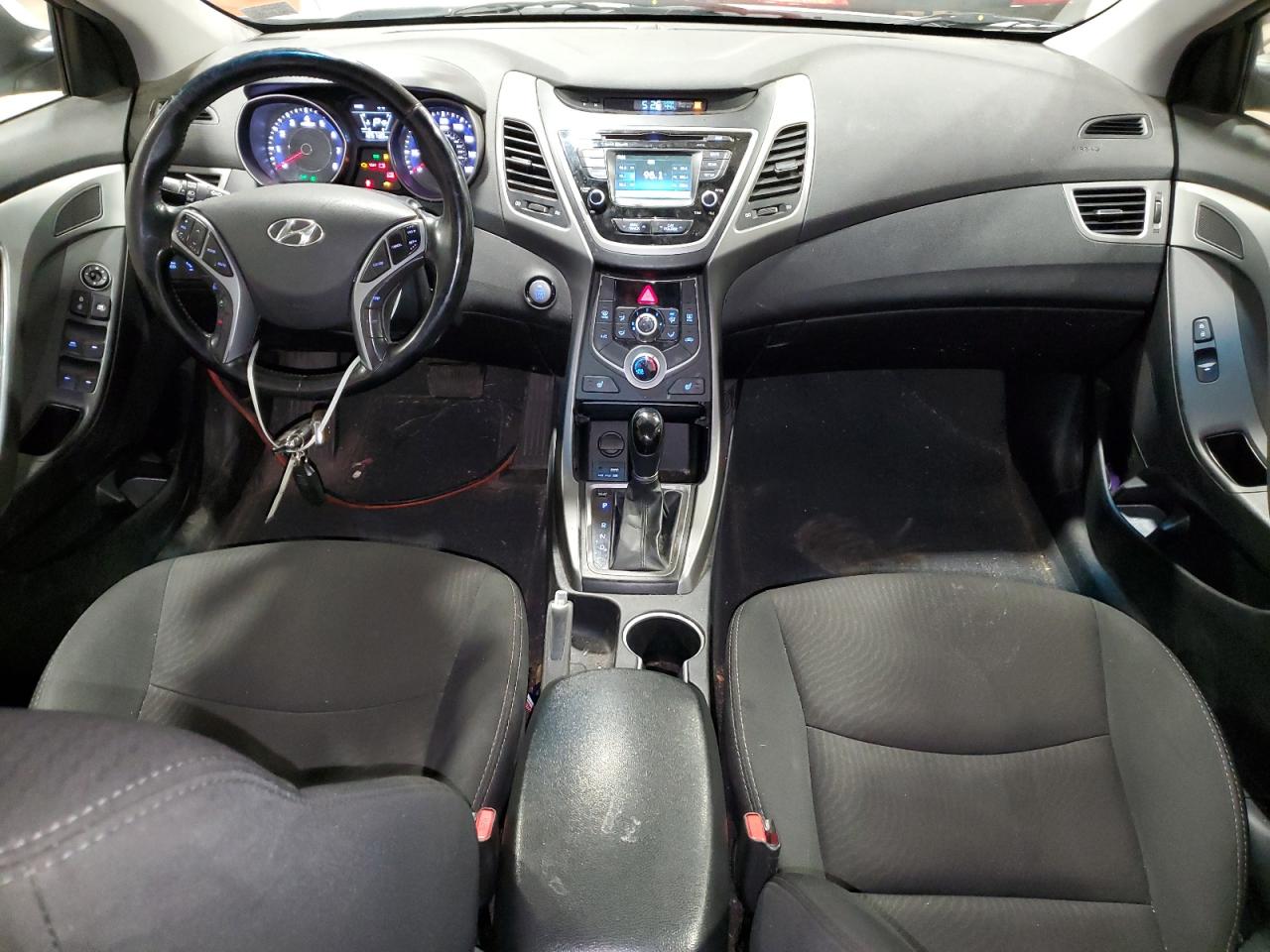 5NPDH4AE3GH755331 2016 Hyundai Elantra Se