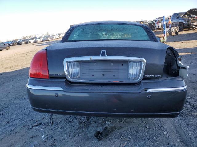 1LNHM82W25Y632803 2005 Lincoln Town Car Signature Limited