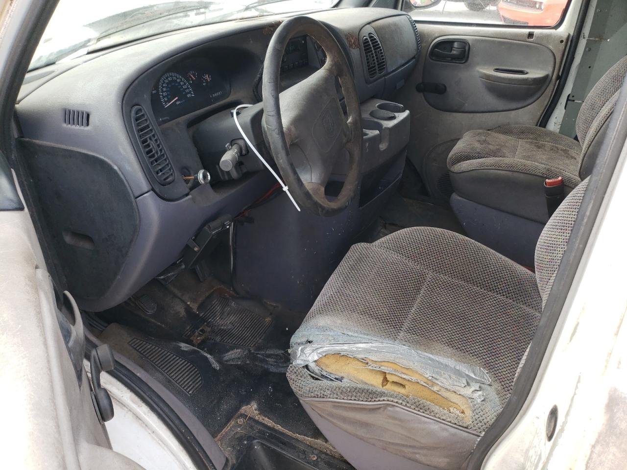 2B7JB21Y8WK155241 1998 Dodge Ram Van B2500