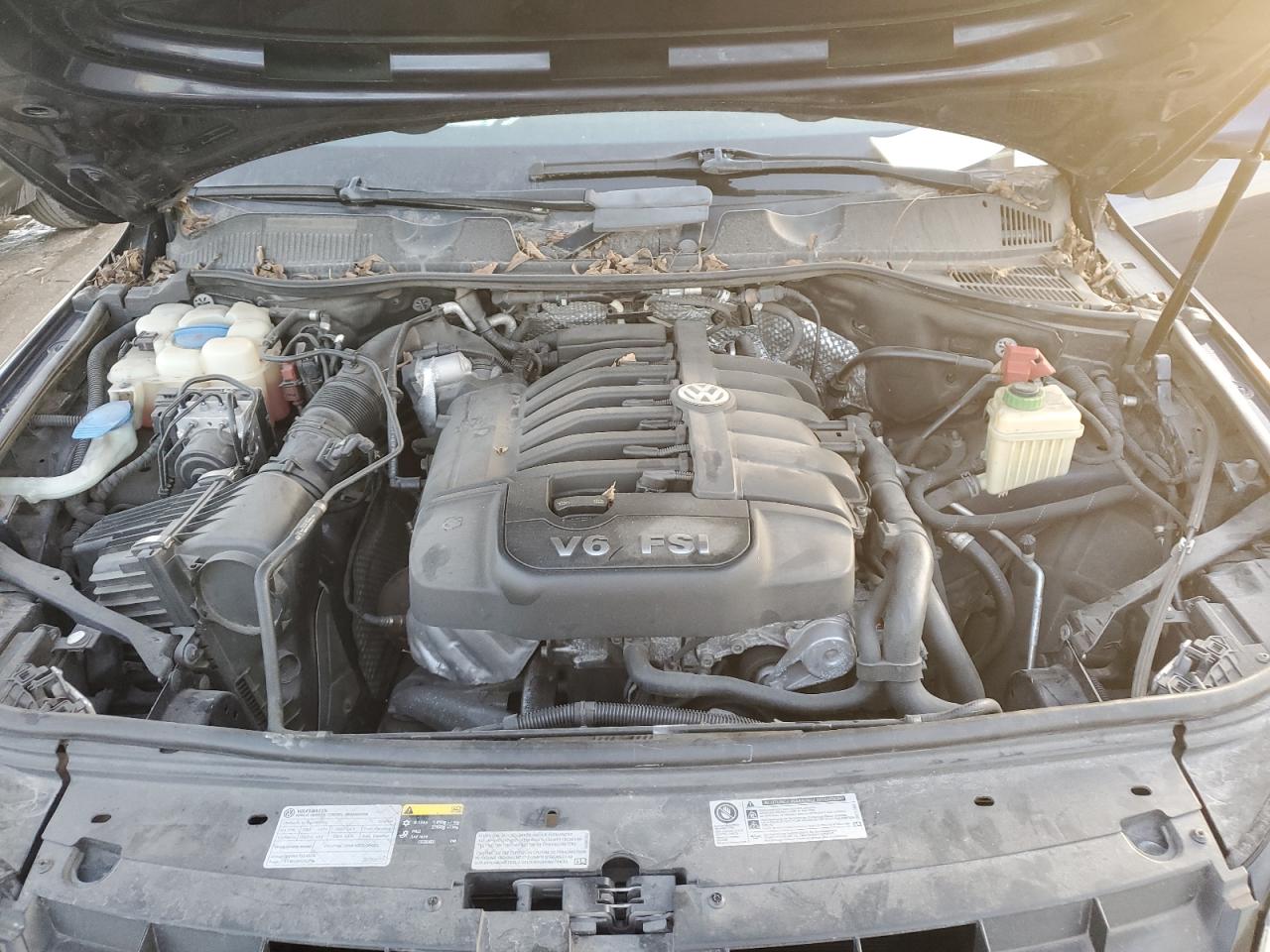 wvgef9bp9ed005910 WVGEF9BP9ED005910 2014 Volkswagen Touareg V6