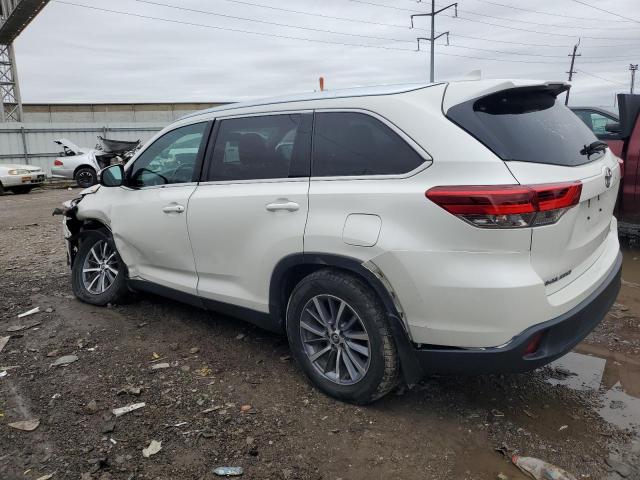 VIN 5TDKZRFH8KS553835 2019 Toyota Highlander, SE no.2