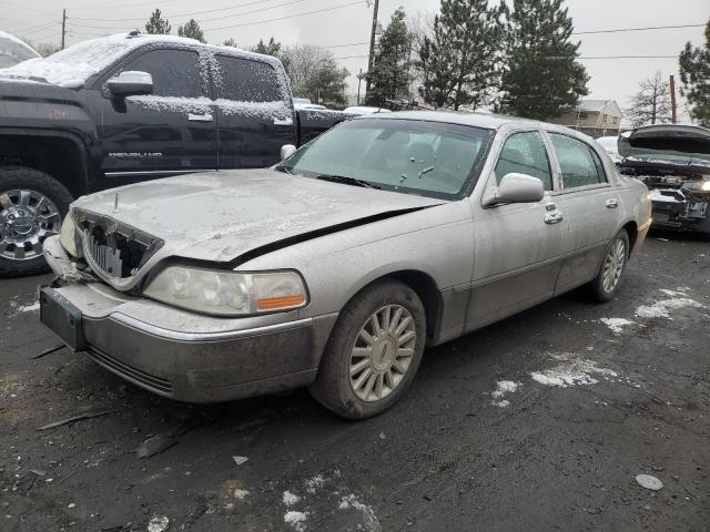 2003 Lincoln Town Car Signature