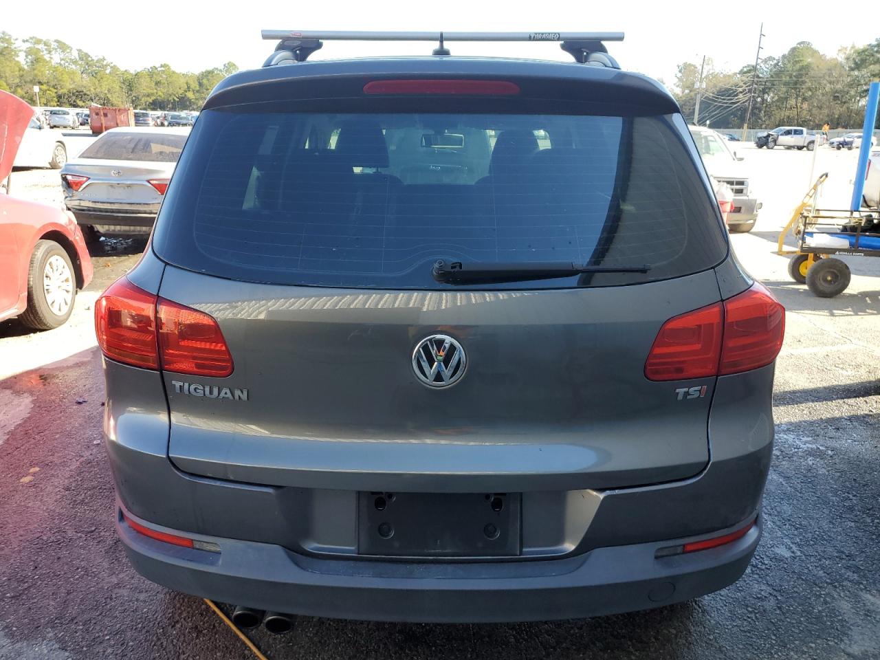 2016 Volkswagen Tiguan S vin: WVGAV7AX0GW589077