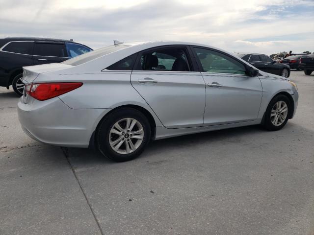 2013 Hyundai Sonata - Image 3