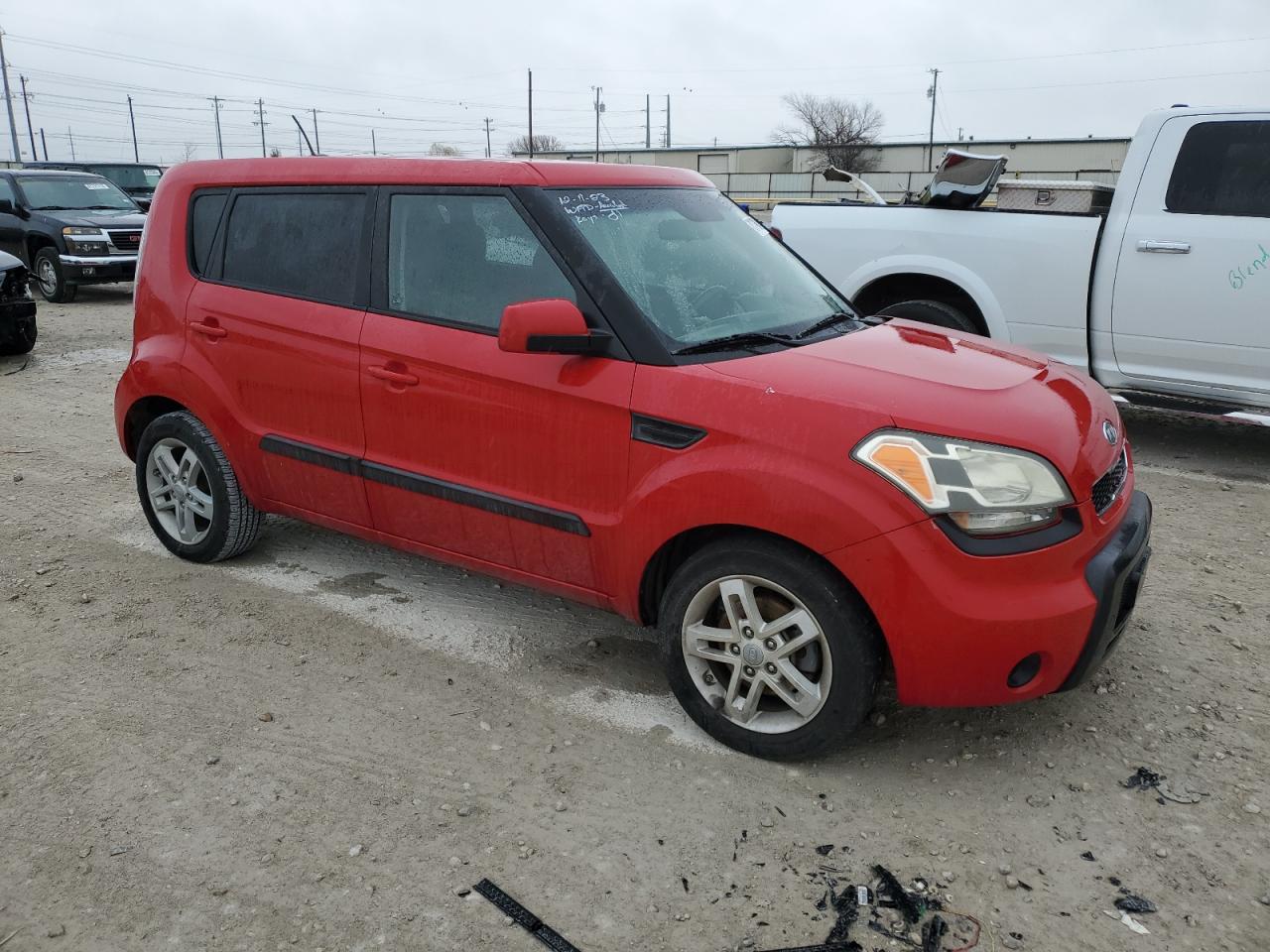 KNDJT2A25B7218372 2011 Kia Soul +