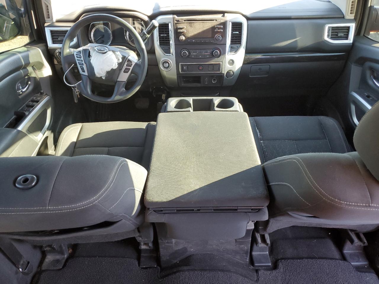 1N6AA1EK8JN526525 2018 Nissan Titan S