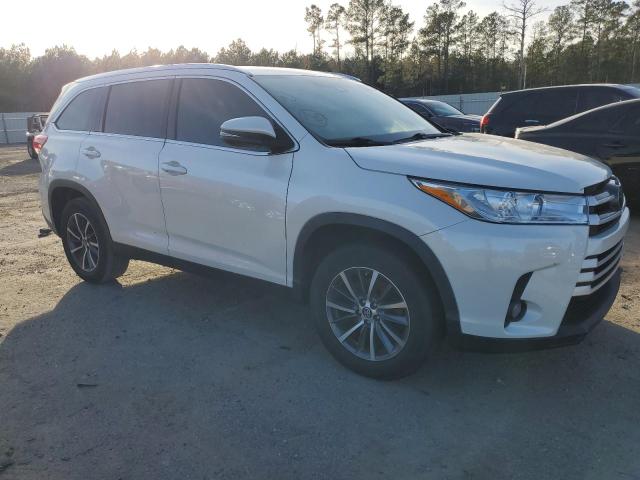 VIN 5TDKZRFH4KS571491 2019 Toyota Highlander, SE no.4