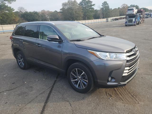 VIN 5TDKZRFH2KS568007 2019 Toyota Highlander, SE no.4