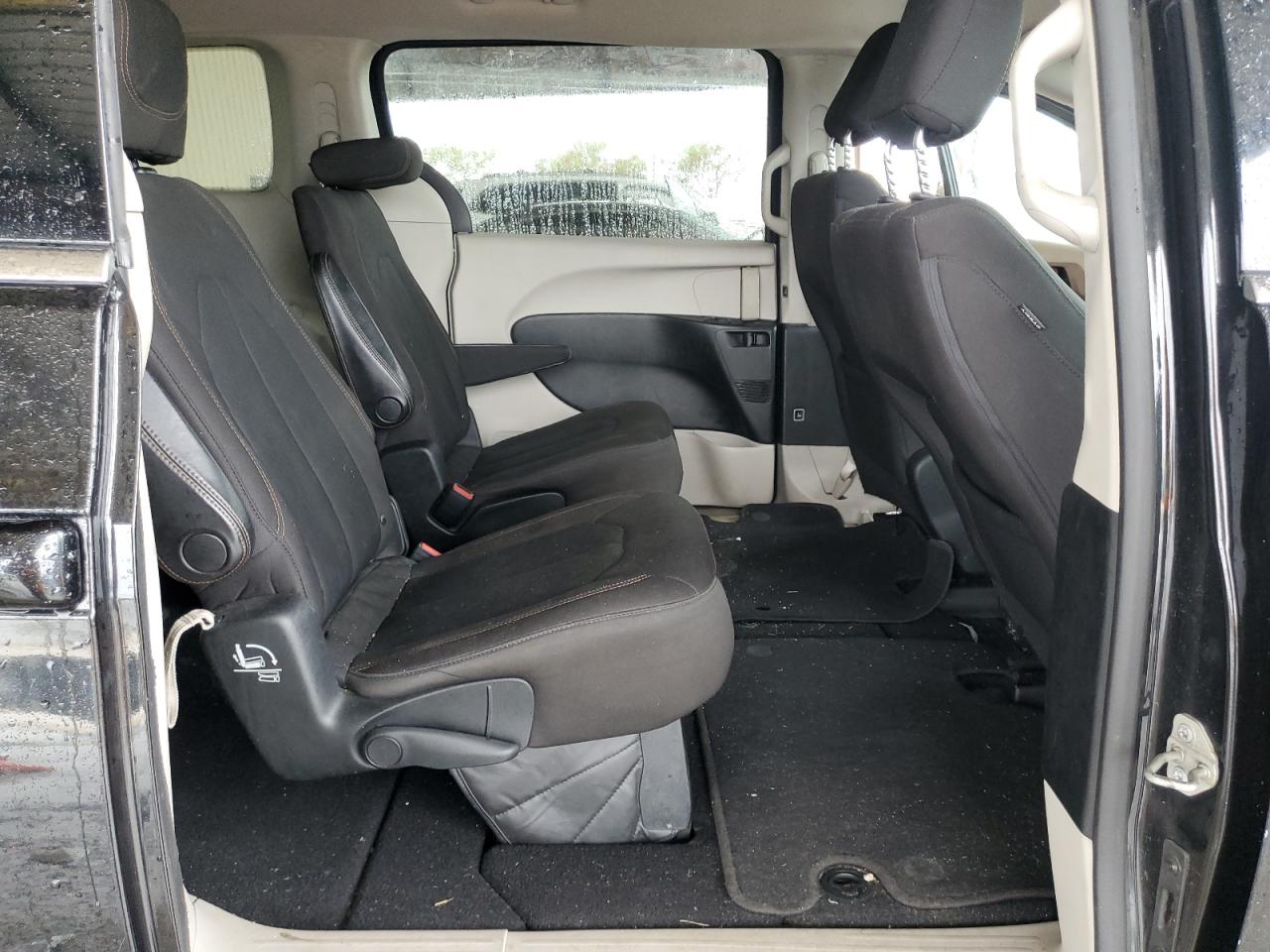 2C4RC1DG6JR130383 2018 Chrysler Pacifica Touring