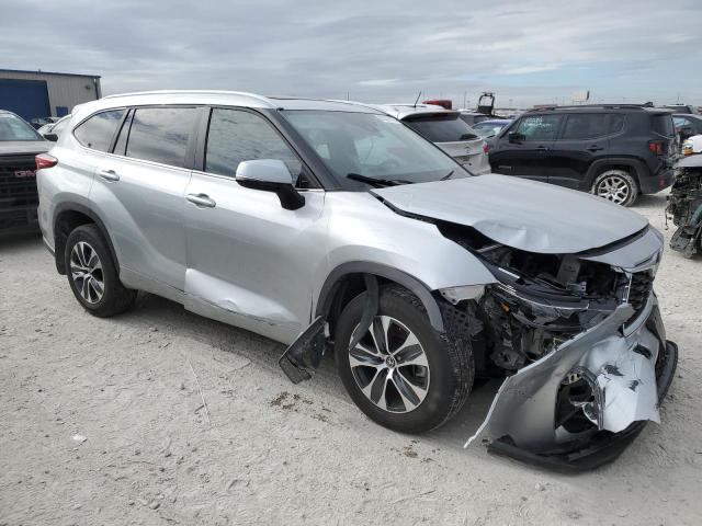 VIN 5TDKDRAHXPS007924 2023 Toyota Highlander, L no.4