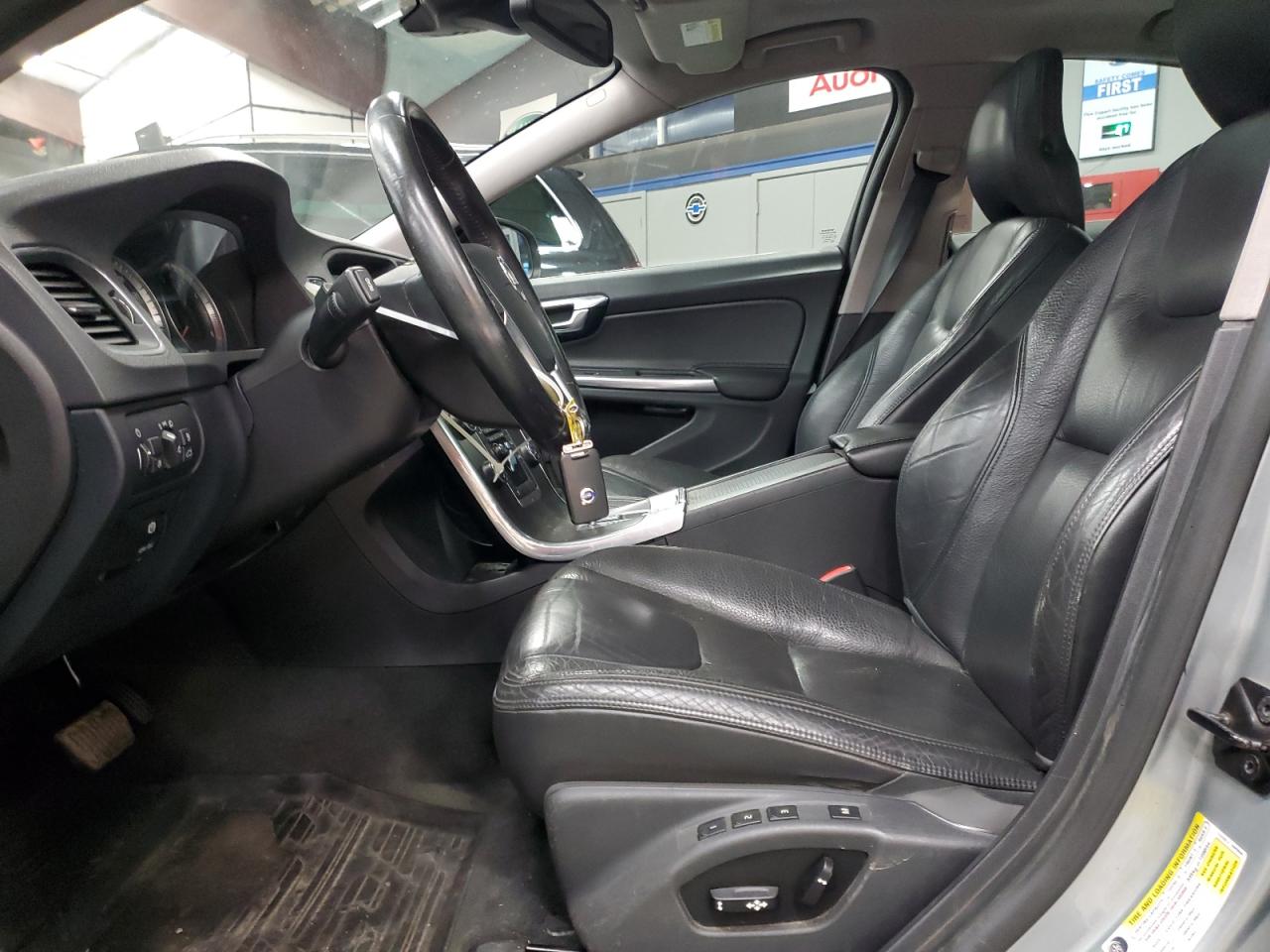 yv1902fh8b2016433 YV1902FH8B2016433 2011 Volvo S60 T6