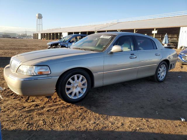 2004 Lincoln Town Car Executive