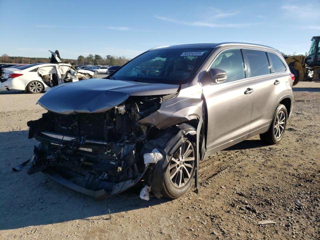 2017 Toyota Highlander SE