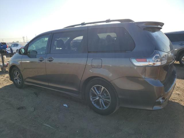 2011 Toyota Sienna - Image 2
