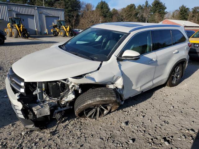 2017 Toyota Highlander SE