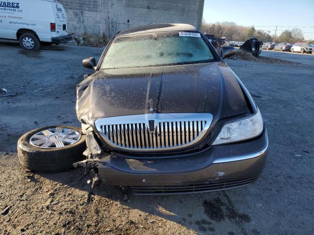 1LNHM82W25Y632803 2005 Lincoln Town Car Signature Limited