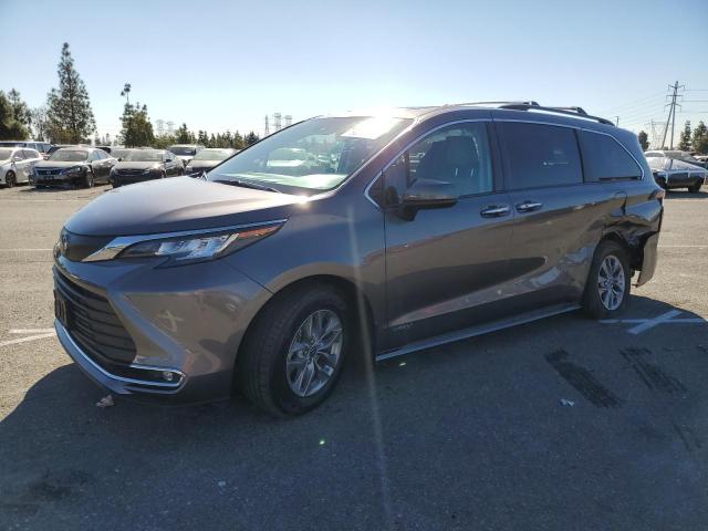 2021 Toyota Sienna XLE