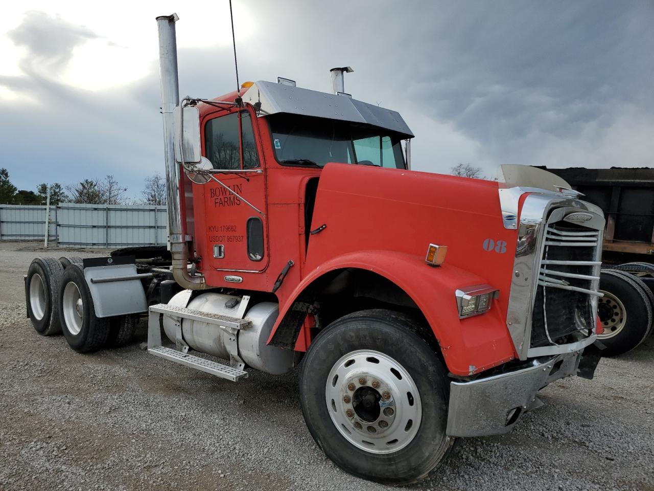Lot #3290266244 1998 FREIGHTLINER CONVENTION