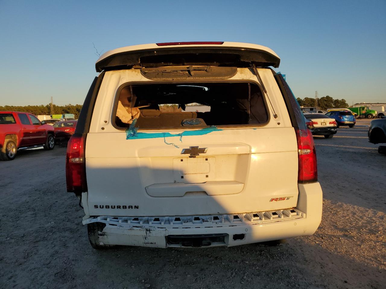 CHEVROLET SUBURBAN C1500 LT