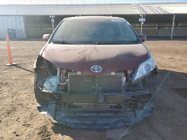 2017 Toyota Sienna - Image 5