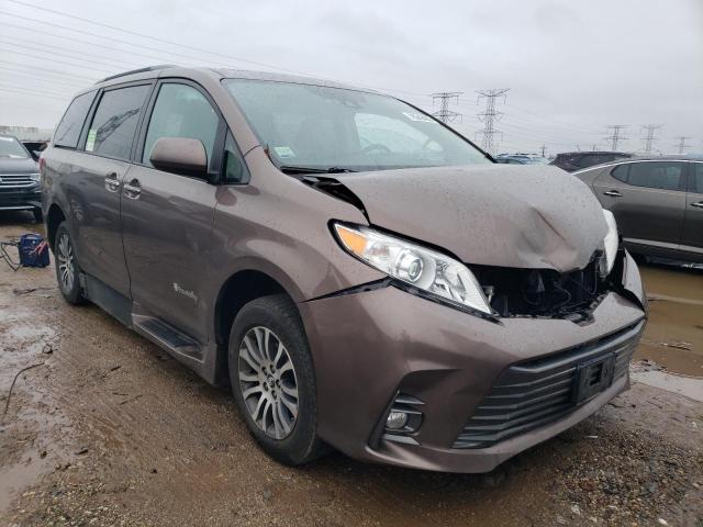 5TDYZ3DC4JS921571 | 2018 TOYOTA SIENNA XLE