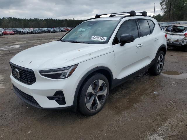 2023 Volvo XC40 