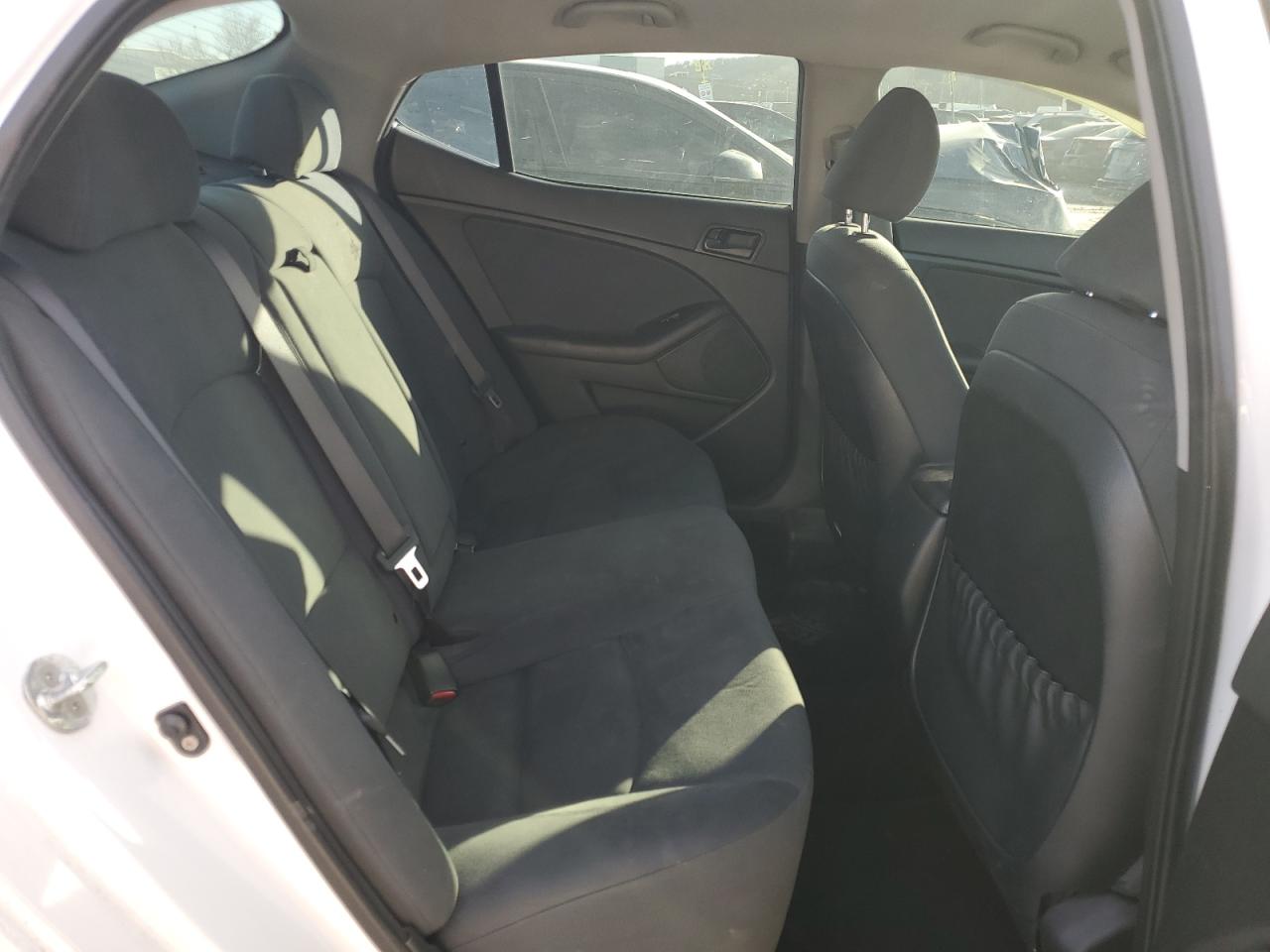 KNAGM4A74F5555726 2015 Kia Optima Lx