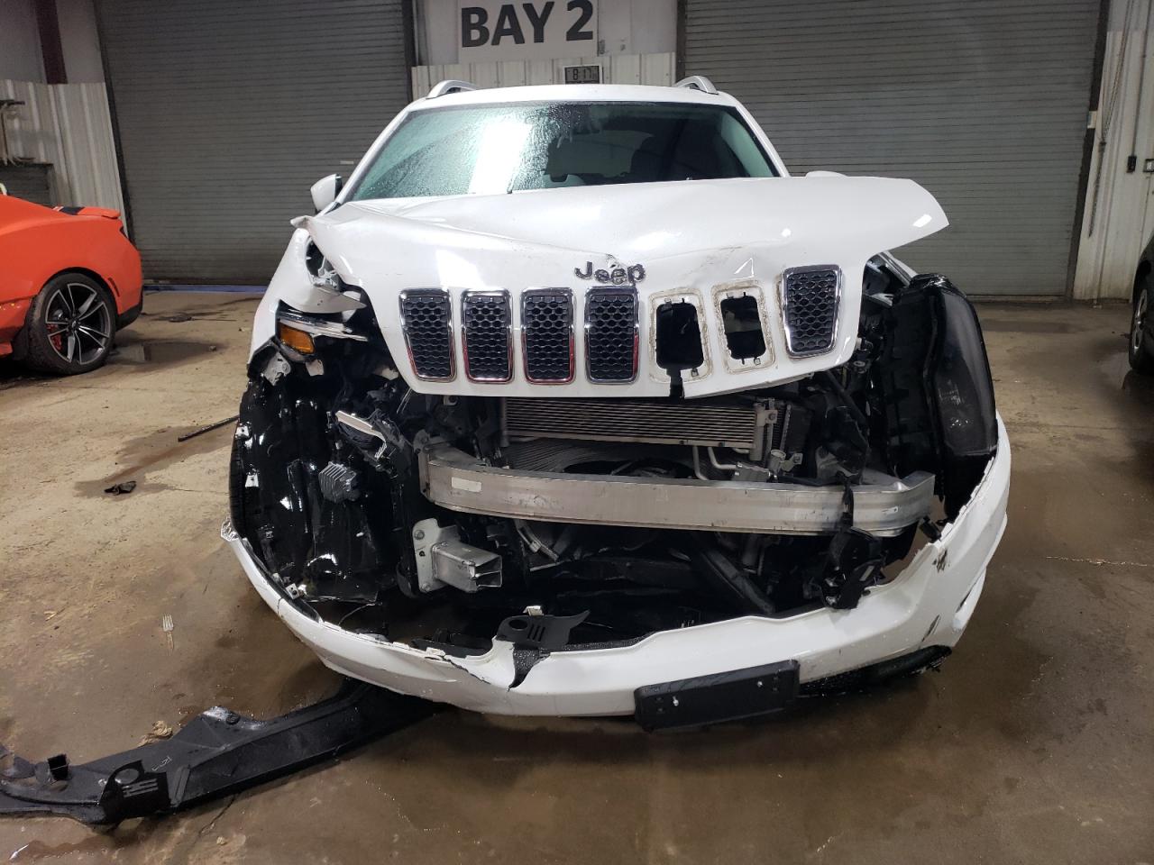 2019 Jeep Cherokee Latitude vin: 1C4PJLCBXKD377179