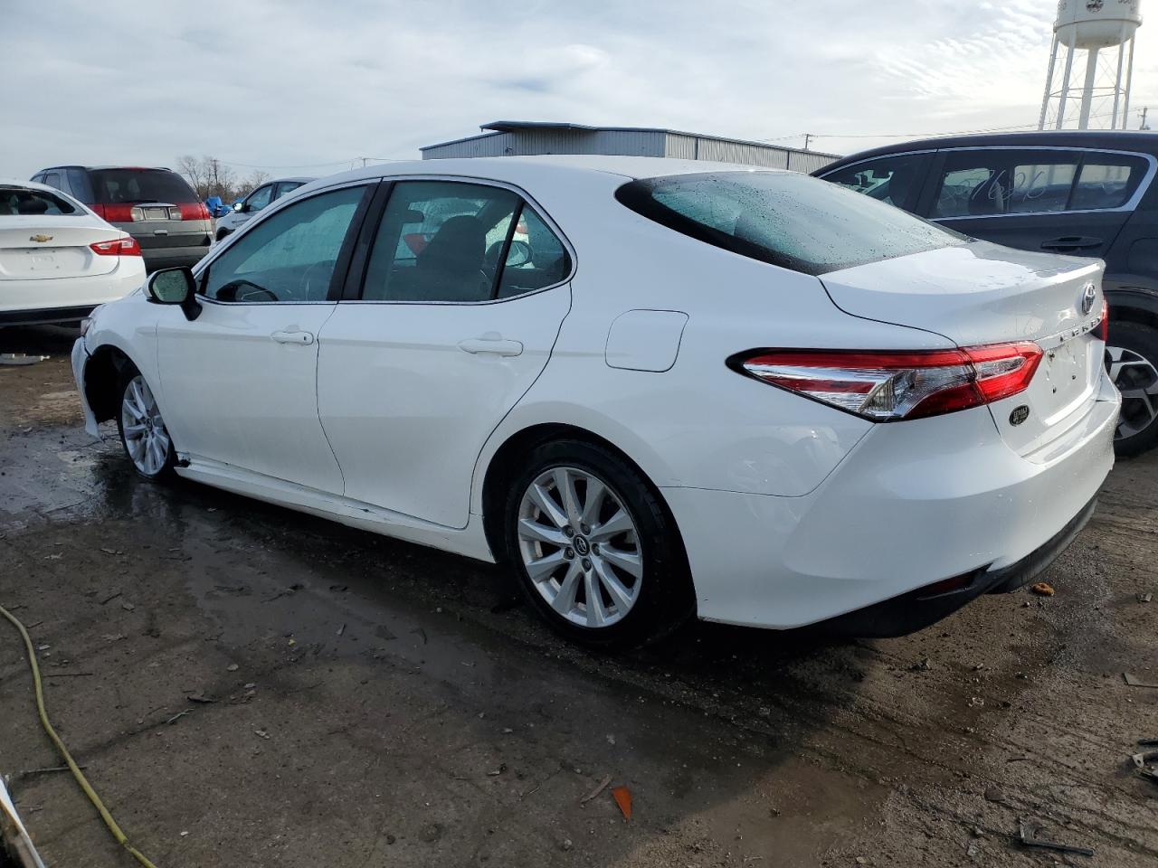 4T1B11HK2JU096561 2018 Toyota Camry L