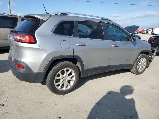 1C4PJMCS3GW105008 | 2016 Jeep cherokee latitude