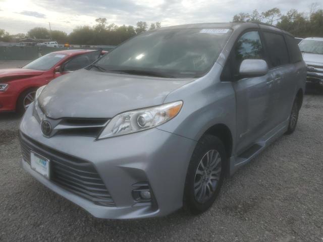 2018 Toyota Sienna XLE