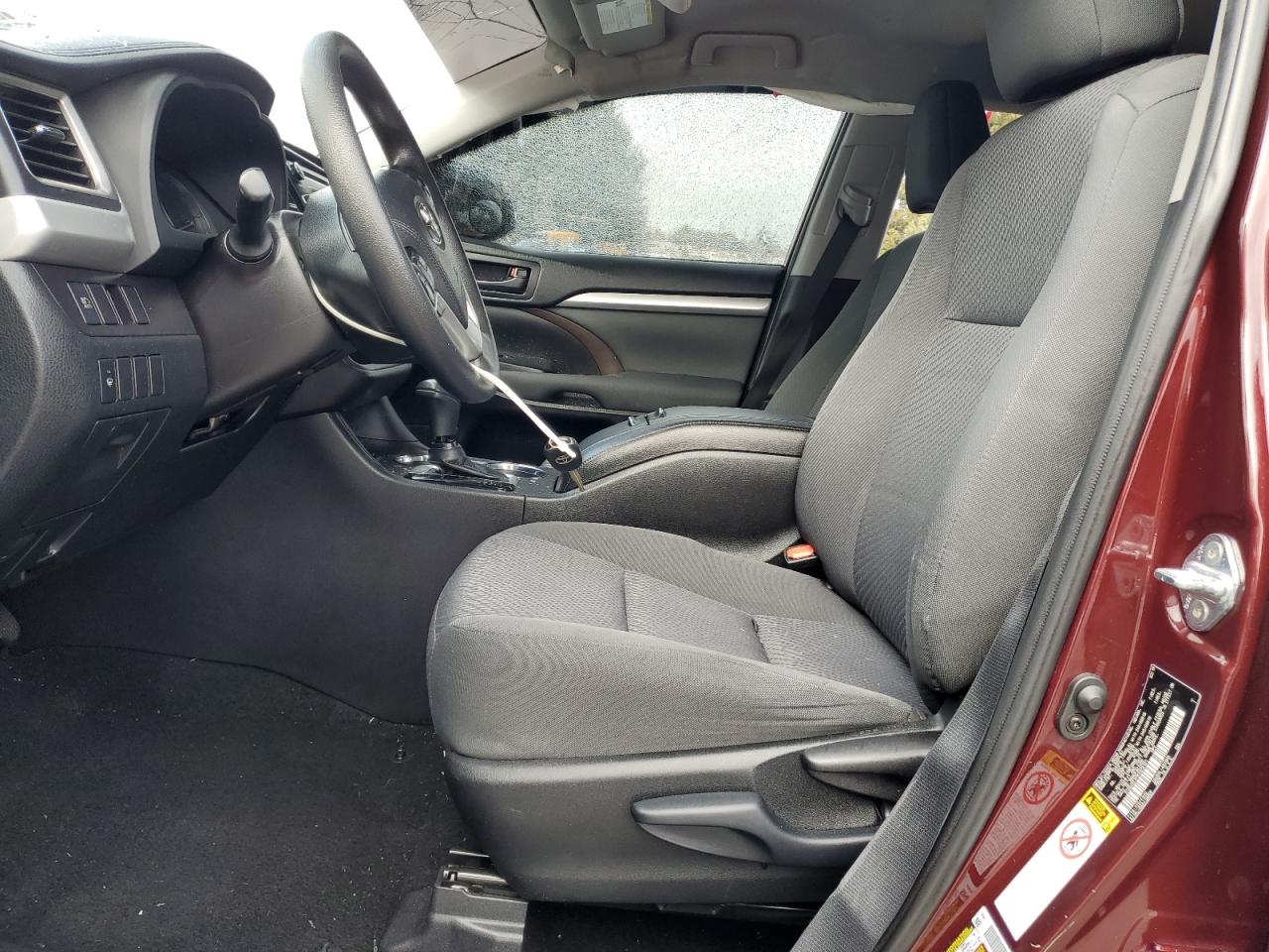 5TDBZRFH7KS979161 2019 Toyota Highlander Le