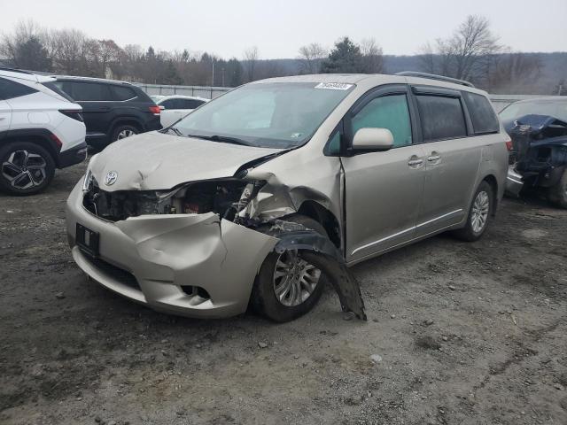 2016 Toyota Sienna XLE