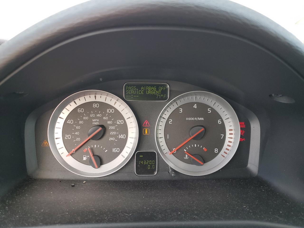 yv1672mc3bj118427 YV1672MC3BJ118427 2011 Volvo C70 T5
