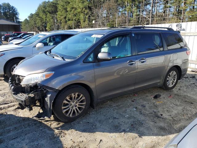 2017 Toyota Sienna XLE