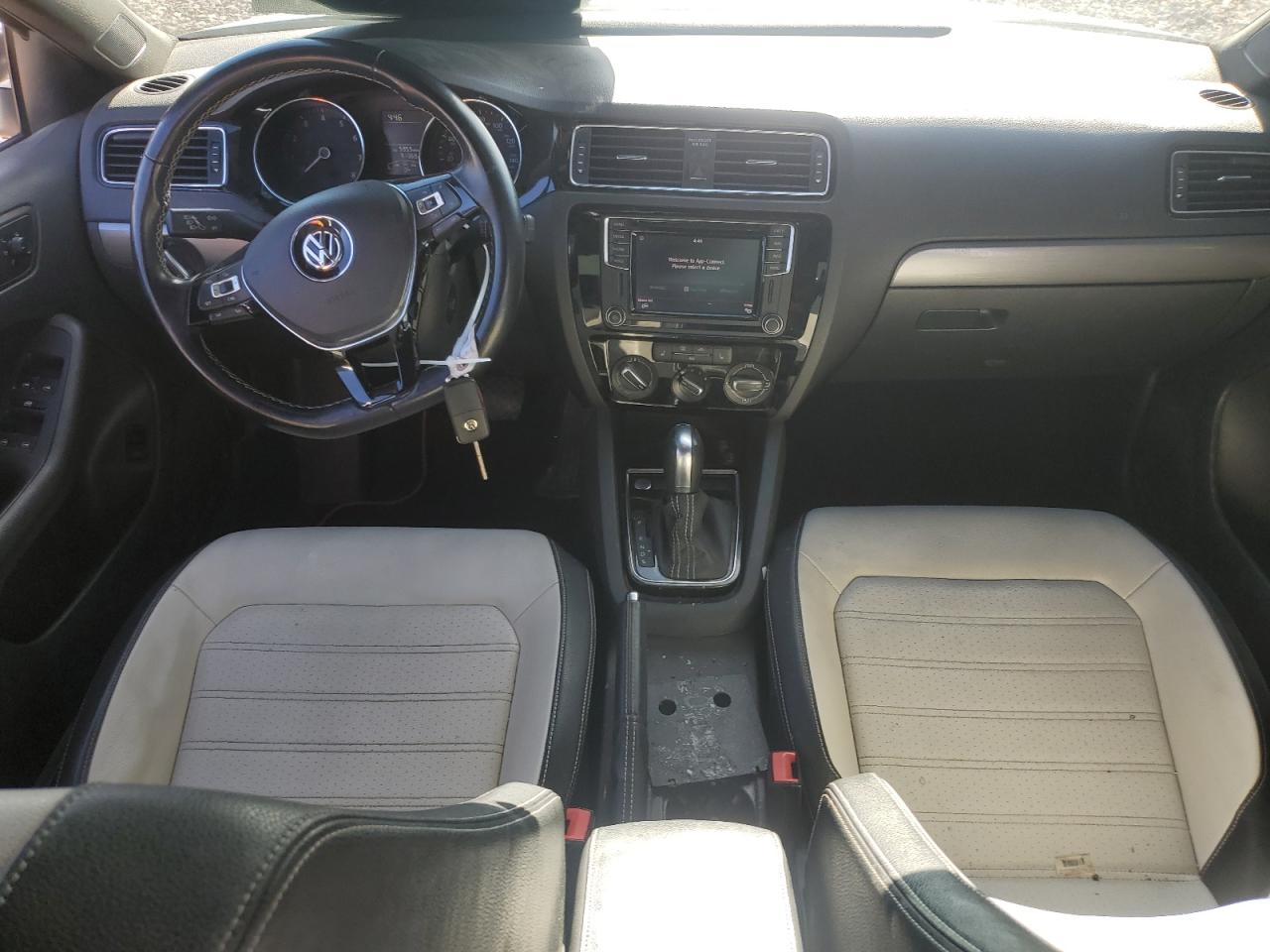 3VWD17AJ1GM283950 2016 Volkswagen Jetta Sport