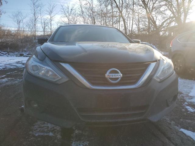 2017 Nissan Altima - Image 5