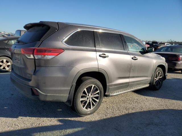 VIN 5TDKZRFH3KS304178 2019 Toyota Highlander, SE no.3