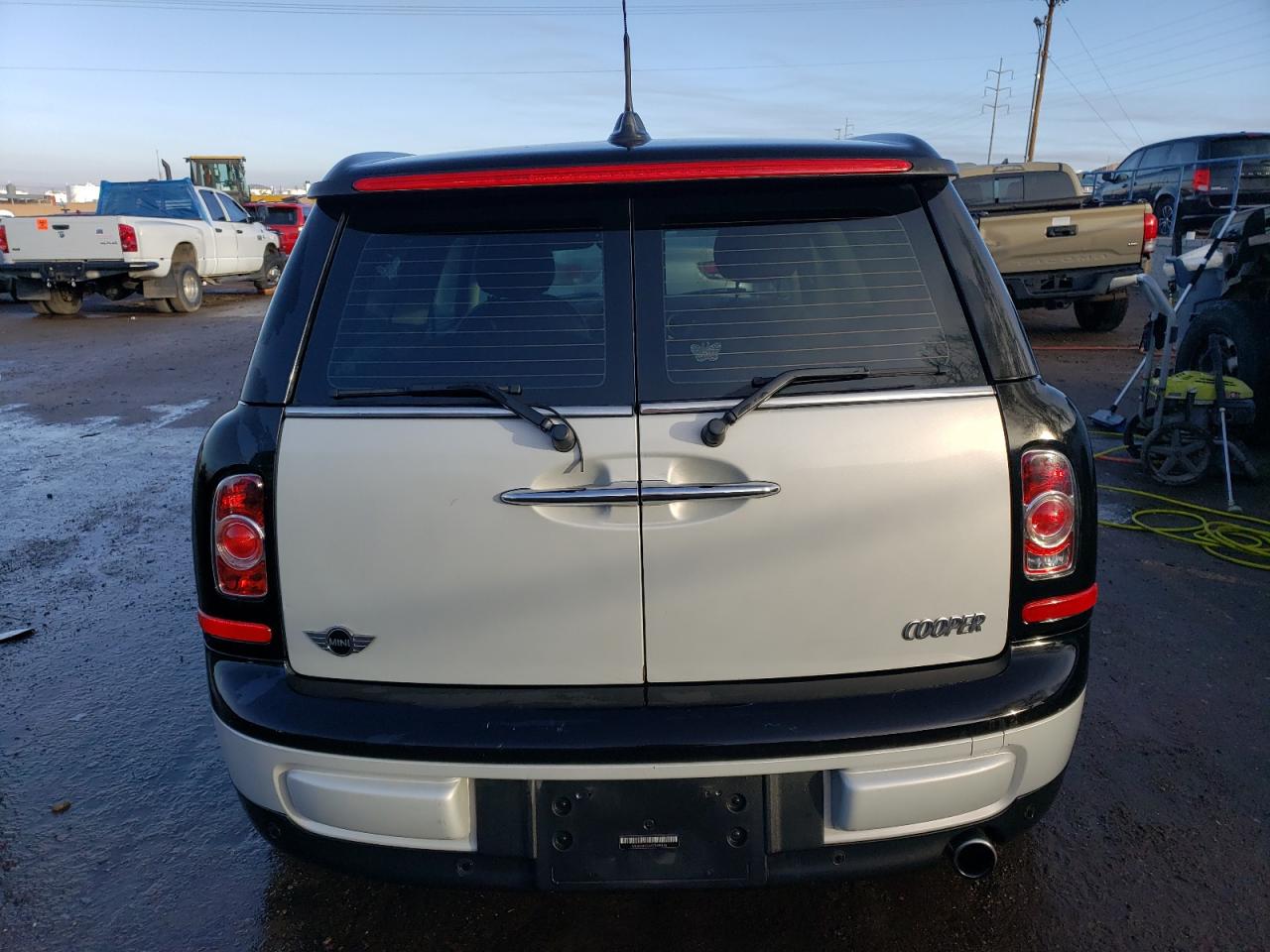 2013 Mini Cooper Clubman vin: WMWZF3C56DT490458